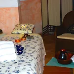 Stefania Boutique By The 4*