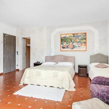 Stefania Boutique By The 4* Ольбия
