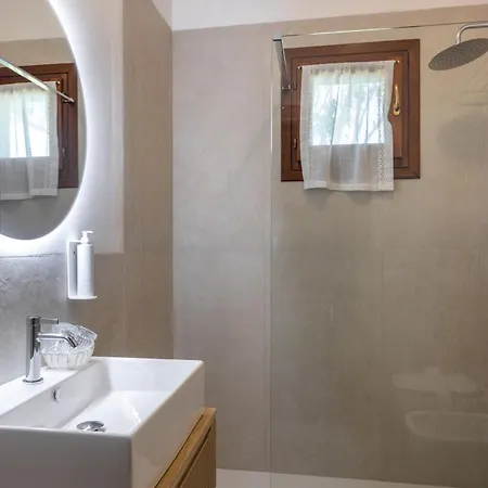 Hotel Stefania Boutique By The 4*