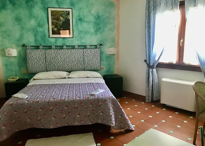 Stefania Boutique By The Ольбия