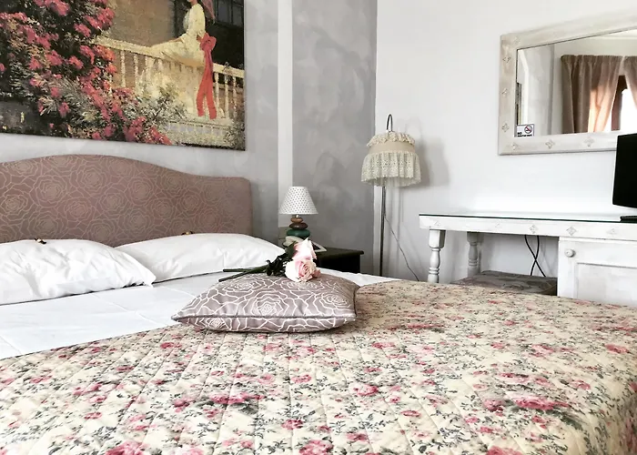 Stefania Boutique By The