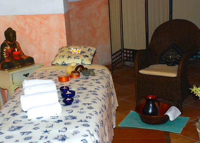 Stefania Boutique By The 4*