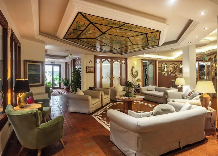 Stefania Boutique By The 4*