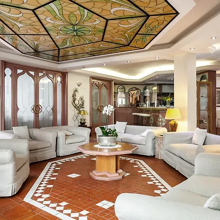 Otel Stefania Boutique By The