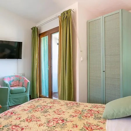 Stefania Boutique By The