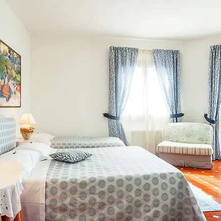 Stefania Boutique By The Готель 4*