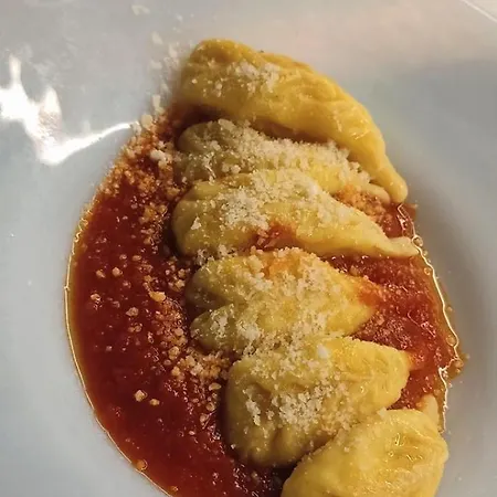 Готель Stefania Boutique By The 4*