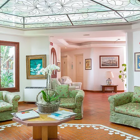 Stefania Boutique By The Готель