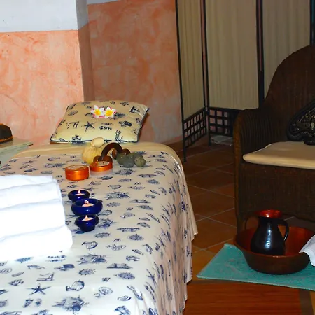 Stefania Boutique By The 4*