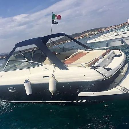 Готель Stefania Boutique By The 4*