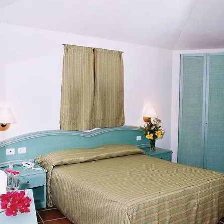 Stefania Boutique By The Готель 4*